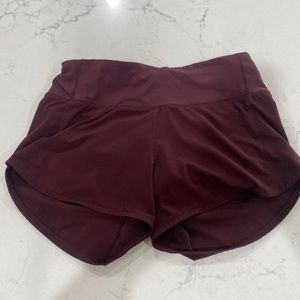 Lululemon size 4 tall low rise speed up short